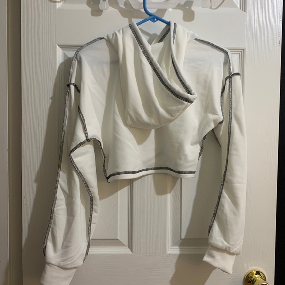 ‼️SOLD‼️ Stitch trim croptop hoodie - Picture 8 of 8
